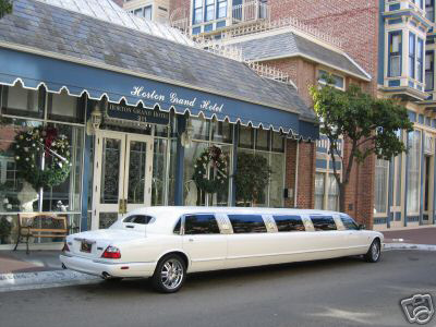 MONSTERSUV.com - 12 Passenger Jaguar Stretch Limousine